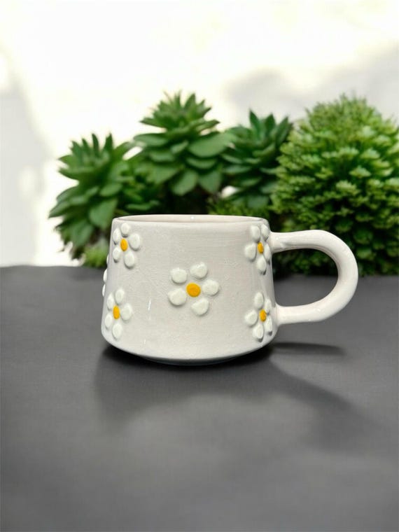 Handmade Daisy Mug 200 ml Ceramic Coffee Cup Cute Floral Pottery Mug Cottagecore Kitchen Gift