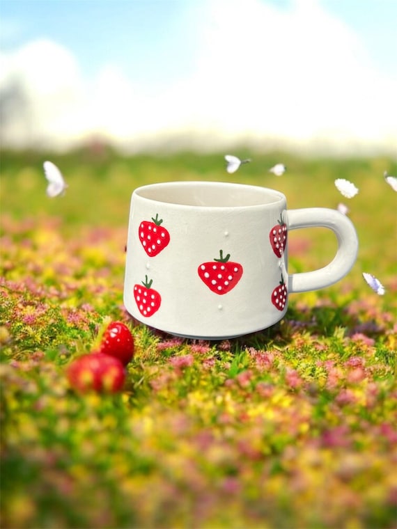 Handmade Strawberry Ceramic Mug Cute Red Fruit Coffee Cup Whimsical Pottery Gift 250ml Kawaii Drinkware Berry Lover Mug