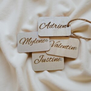 Marque place personnalisé avec le prénom et ficelle, pour mariage, anniversaire, baptême, fêtes