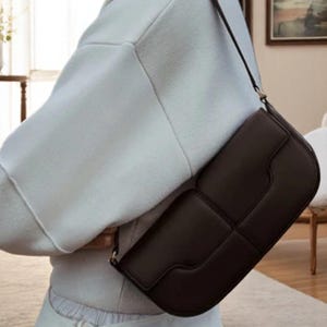 Handgefertigte echte Rindsleder-Umhängetasche Minimalistische Damen Unterarm Geldbörse, perfektes Geschenk für sie, Boho Chic Pendler Tote,