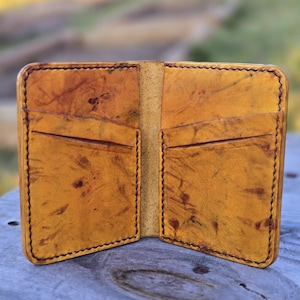 Cartera plegable de cuero jaspeado / Regalo para padrinos de boda / Regalo para él / Cartera de cuero para hombre / Regalo para novio / Regalo de jubilación / Regalo para un amigo