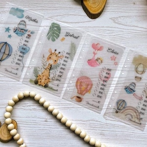 Busta risparmio personalizzata A6 per bambini – Tracker di budget con nome a scelta – 4 modelli morbidi – Con o senza busta di plastica