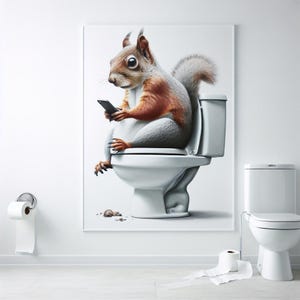 ユーモラスなバスルームアートのデジタルダウンロード – スマートフォンと風変わりなナッツを散らしたトイレのリアルなリス
