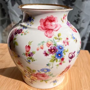 Vintage Porcelain vase/Porcelain vase antique vintage/vintage porcelain vase/Germany Porcelain flowered vase/porcelain vase with flower