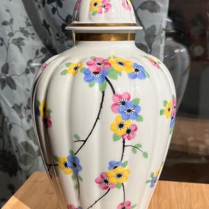 Vintage Porcelain vase/Porcelain vase Thomas antique vintage/vintage porcelain vase with lid/Germany Porcelain lided vase/porcelain vase