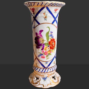 Vintage Porcelain vase/Porcelain vase antique vintage/vintage porcelain vase with flowers/Germany Porcelain vase/decorative porcelain vase