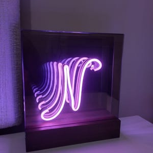Luz nocturna decorativa con espejo infinito - Lámpara de neón con letras personalizadas - Iluminación de neón hecha a mano - Decoración de neón con caja de espejo infinito - Hecha a mano