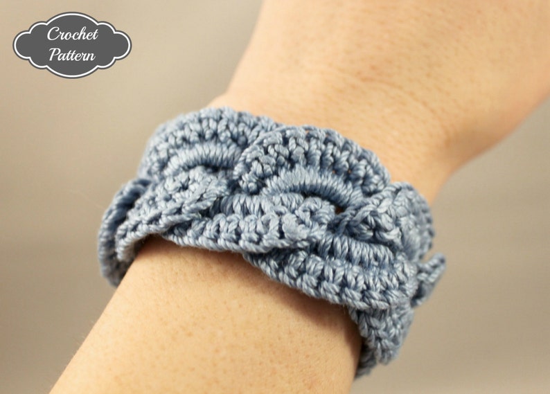 CROCHET PATTERN Crochet Bracelet Infinity Link Cuff, Crochet Bracelet, Easy Crochet Pattern, Crochet Jewelry Pattern, Beginner Pattern image 1