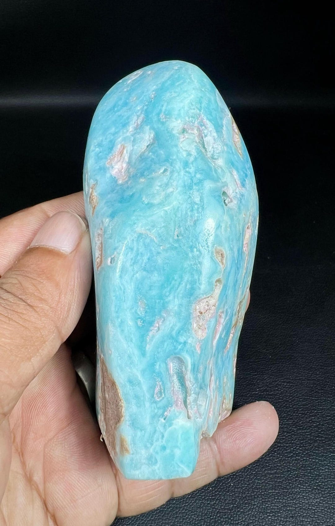 300グラムのプレミアム品質のアラゴナイト スミソナイト