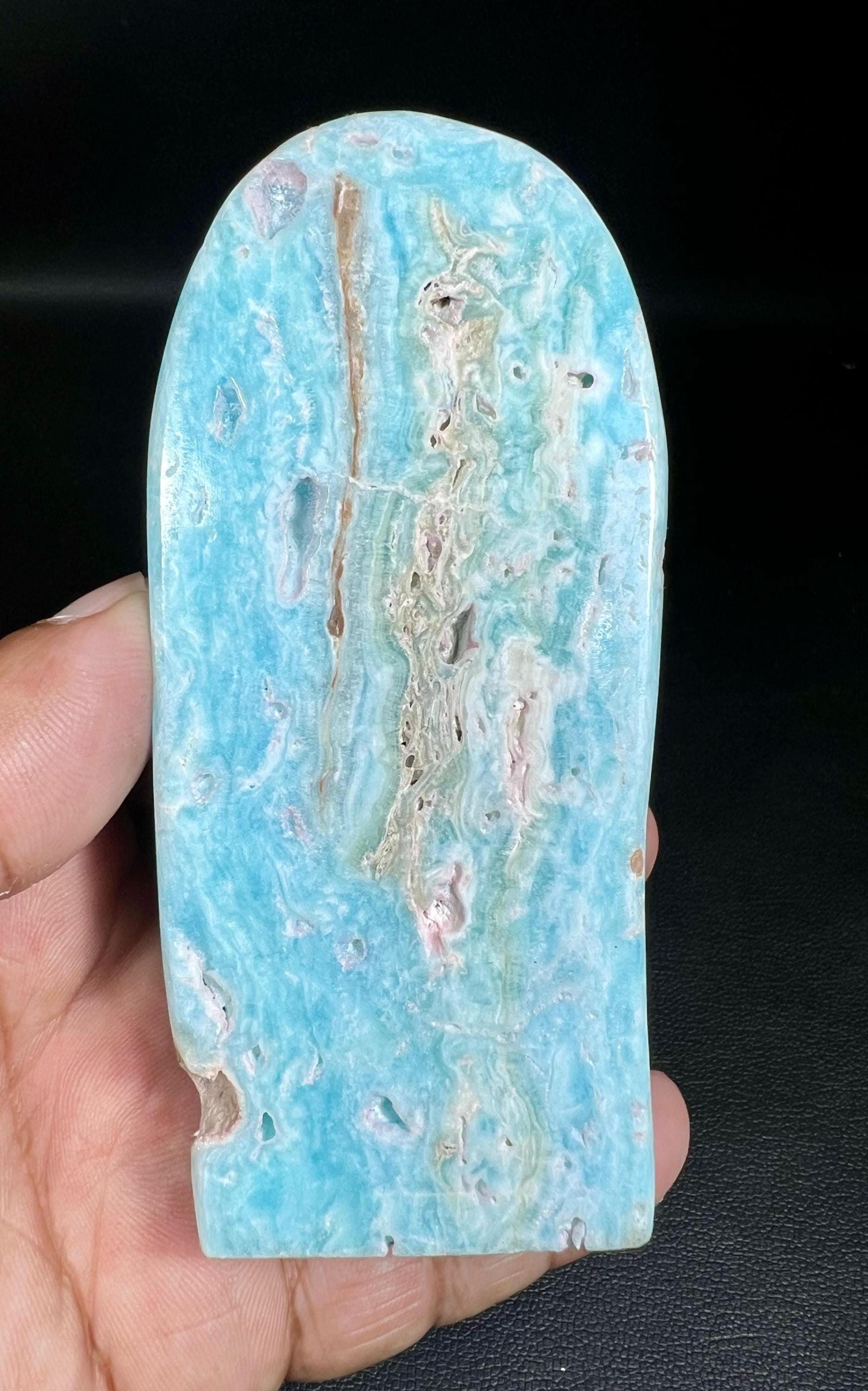 300グラムのプレミアム品質のアラゴナイト スミソナイト