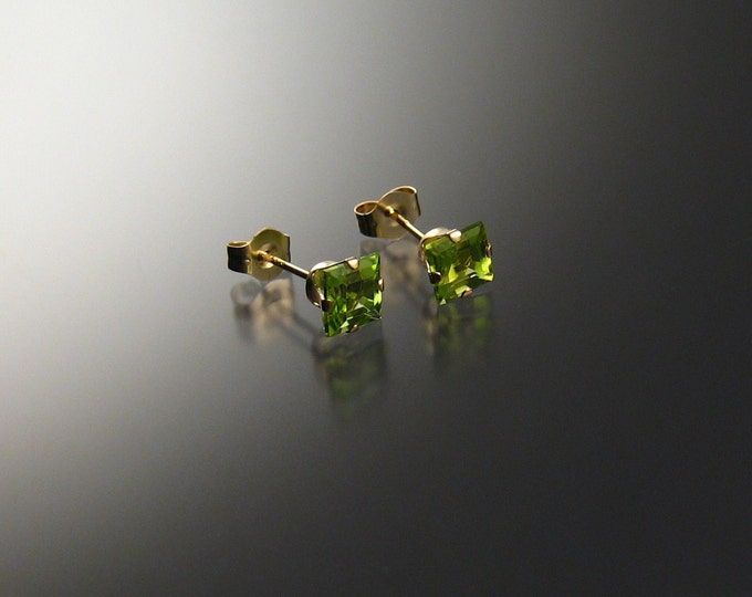 Peridot square posts, 14k Gold