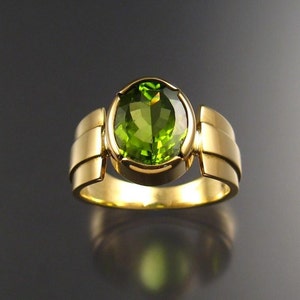 Peridot ring, 18k Gold image 1