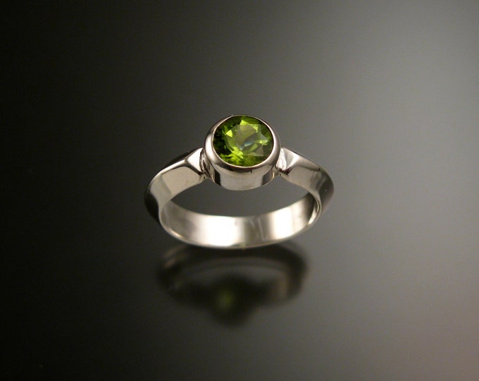 Peridot ring Sterling silver Triangular band Made to order in your size