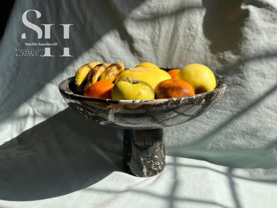 Bol itlien vintge en bois et pierre d'lbâtre peint à l min, fruits et fruits En vente sur