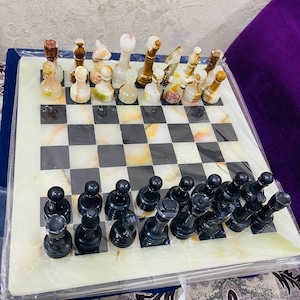 Premium marble chess set board game with luxury velvet gift box Stone (Black jut and Green onyx)