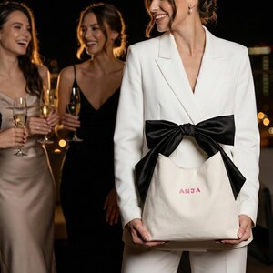 Ostern Geschenk personalisiert Umhängetasche | Schultertasche mit Initialen Patch & Stick, Stofftasche mit Namen, kleines Geschenk Tochter