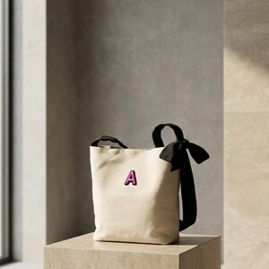 Stofftasche personalisiert mit Namen – Baumwoll Schultertasche mit Buchstaben Patch, Tragetasche Shopper, Geschenk für sie