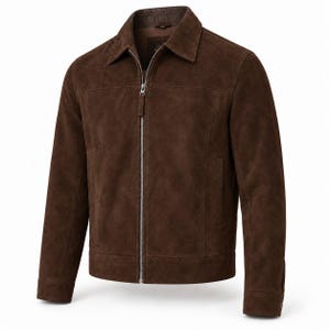 Peut inclure: Une veste en daim marron fonc&eacute; dot&eacute;e d'un col classique, d'une fermeture &eacute;clair int&eacute;grale en m&eacute;tal argent&eacute;, de manches longues avec poignets boutonn&eacute;s et de deux poches lat&eacute;rales verticales. Le v&ecirc;tement pr&eacute;sente une coupe structur&eacute;e.
