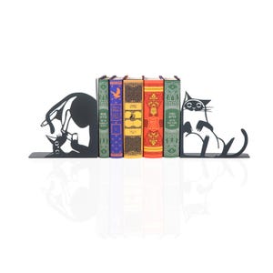 Bookend with Cats Figure, Lazy Cats Cartoon Figured Metal Bookends, Sloppy Cat Cartoon Bookends, Decorative Cute Cats Book Ends for Office