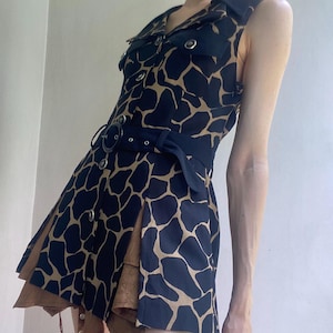 Safari Style Giraffe Print Vest: Sleeveless Summer Blouse with Belt