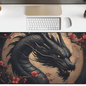 Sakura Dragon Schreibtischmatte Black Dragon Schreibtischunterlage Kirschblüten Schreibtischdekoration Fantasy Schreibtisch Spielmatte XL Mauspad