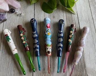 Ergonomic crochet hooks
