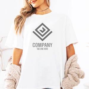 Feiern Sie Ihren Vater mit einem benutzerdefinierten Logo-Shirt mit einem Team-Logo für eine Vatertagsidee oder ein Weihnachtsgeschenk!