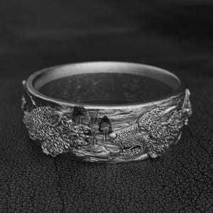 Wolf Head Silver Band Ring for Men, Viking Wedding Band, Nature-Inspired Animal Ring, Textured Sterling Silver Ring, Unique Gift for Him