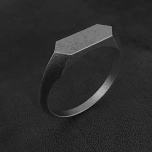 Ascent Geometry Ring in 925 Sterling Silver – Brutalist Matte Minimalist Band for Men, Modern Faceted Handmade Statement Jewelry