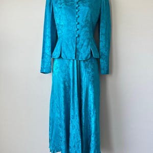 Safe Silk Adrianna Papell - Etsy Adrianna Papell Vintage Silk Skirt Suit 8 Petite main image 0