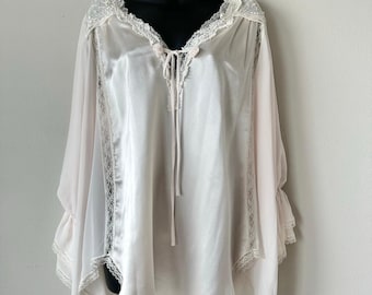 Vintage Cacique Light Pink Ivory Peignoir Top Lace Cape Sleeve Bridal Lingerie M