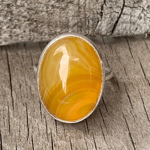 Anillo de plata esterlina con ágata ovalada amarilla canaria brillante / Anillo con piedra preciosa amarilla / Regalos para ella / Hecho a medida / Boho / Anillo de ágata