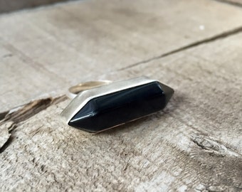 Unisex Rocker Hexagon Black Agate Wand Double Terminated Point Horizontal Ring in Sterling Silver