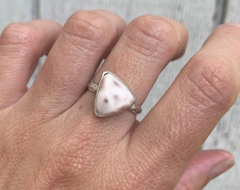 Triangle Pink Thomsonite Sterling Silver Ring with Floral Ring Band | Geometric Pink Stone Ring | Size 7.75-8.75 | Gifts for Her