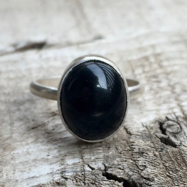 Anello solitario minimalista ovale in argento sterling con onice nero / Anello in argento / Anello in onice / Boho / Rocker / Anello semplice / Anello chic