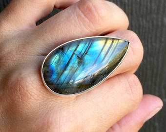 Stunning Flashy Pear Shaped or Teardrop Labradorite Geometric Ring in Sterling Silver | Statement Ring | Labradorite Ring | Boho | Rocker