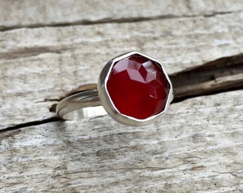 Elegant Minimalist Blood Red Faceted Carnelian Geometric Sterling Silver Ring of Grounding | Carnelian Ring | July Birthstone Ring | Edgy