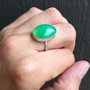 Hübscher eleganter ovaler hellgrüner Chrysopras-Sterlingsilberring | Chrysopras Ring | Boho | Grüner Edelstein Ring | Geschenke für Sie |