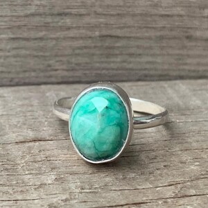 Raw Cut Faceted Oval Green Emerald Sterling Silver Ring Size 9.5-10.5 | May Birthstone | Taurus Birthstone | Raw Green Stone Ring