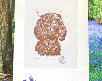 Le Cockerpoo câlin : impression lino/ linogravure originale, oeuvre d'art imprimée à la main (bronze métallique)