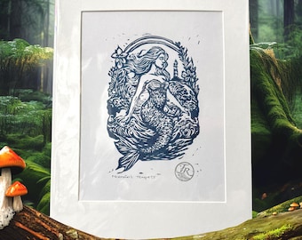 Mermaid's Tempest: original Linoldruck/ Linolschnitt, handgedruckte Kunst (Preußisch Blau)