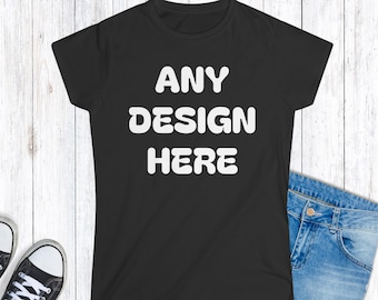 ELK van mijn ontwerpen op een dames T-shirt uitgesneden softstyle, flatterend damesshirt, semi-getailleerd katoenen T-shirt, upgrade naar t-shirt voor vrouw