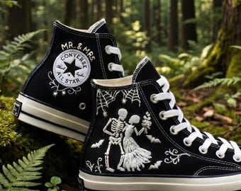 Converse squelette brodé, baskets de mariage gothiques, chaussures tête de mort personnalisées, chaussures montantes pour mariage Halloween