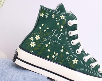 Converse de mariage du muguet brodé à la main : baskets de mariée personnalisées