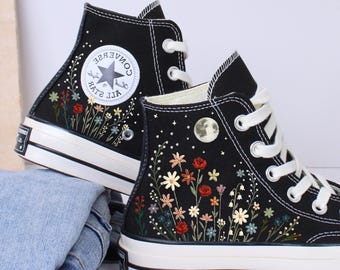 Baskets Converse fleuries brodées : Converse cousues main personnalisées