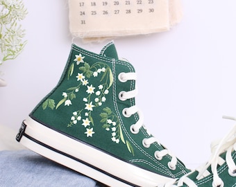 Zapatillas altas Converse con bordado de lirio de los valles: diseño de bordado de flores silvestres
