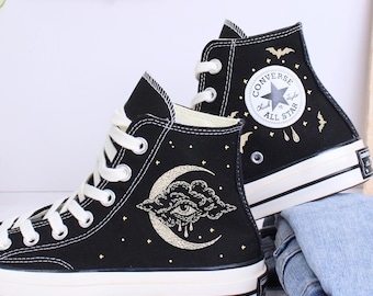 Converse con occhio malvagio ricamato: sneakers gotiche personalizzate cucite a mano, scarpe con ricamo a pipistrello