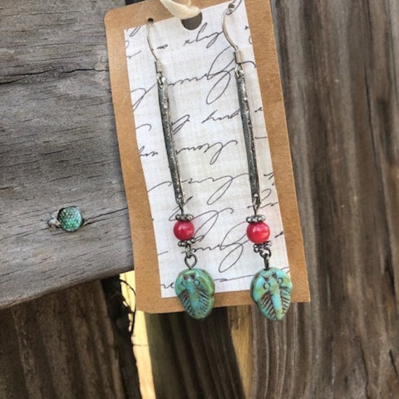 Long Art Deco Egyptian Teal Blue Green Czech Glass Trilobite Red