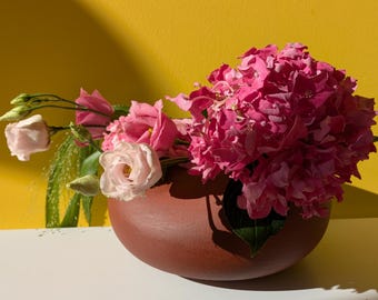 Handgefertigte Vase aus rotem Ton | Keramik | Modernes Designobjekt | Innen glasiert | Glatte Oberfläche | Wasserdicht | Geschenkidee