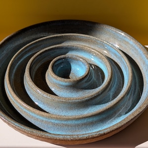 Ceramic Slow Feeder for Cats & Small Dogs – Handmade Bowl in Turquoise and Gray – For Relaxed Eating – Ø 16cm